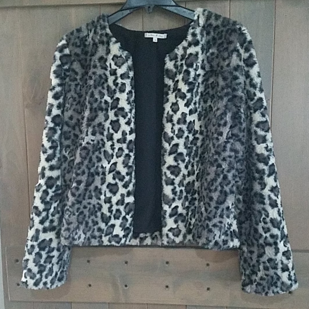 Willow & Clay fluffy leopard jacket
